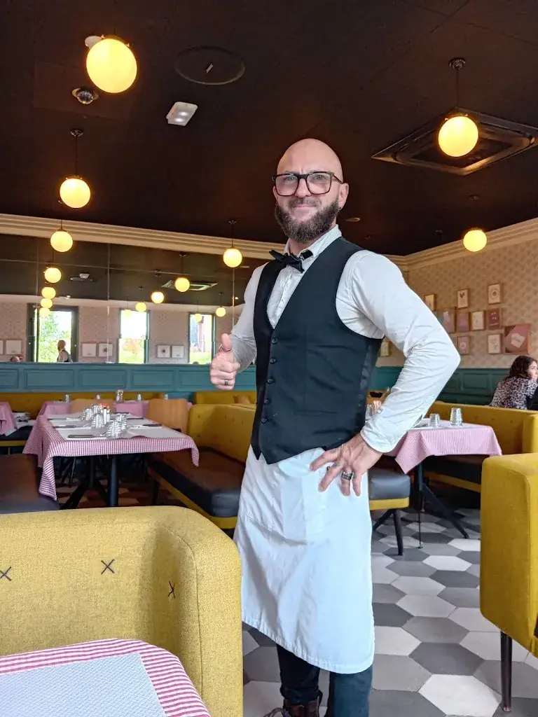 Sam C_Bouillon Marcel_Fagnières_review