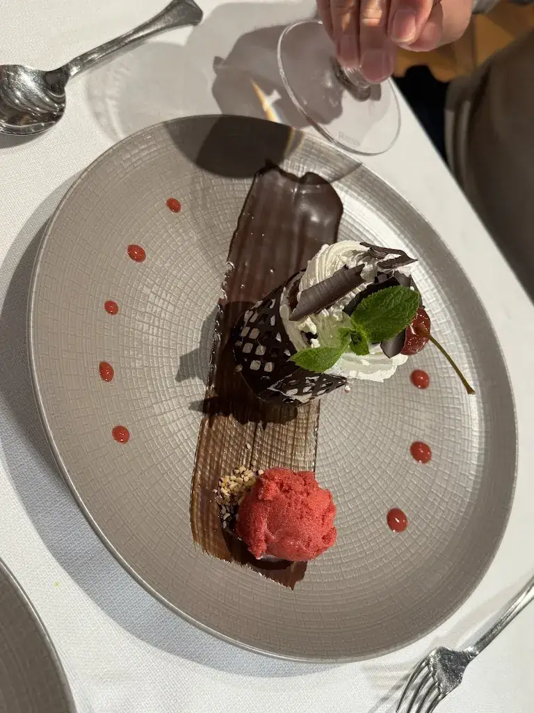 Yufan Hei_Au Vieux Porche_Eguisheim_review