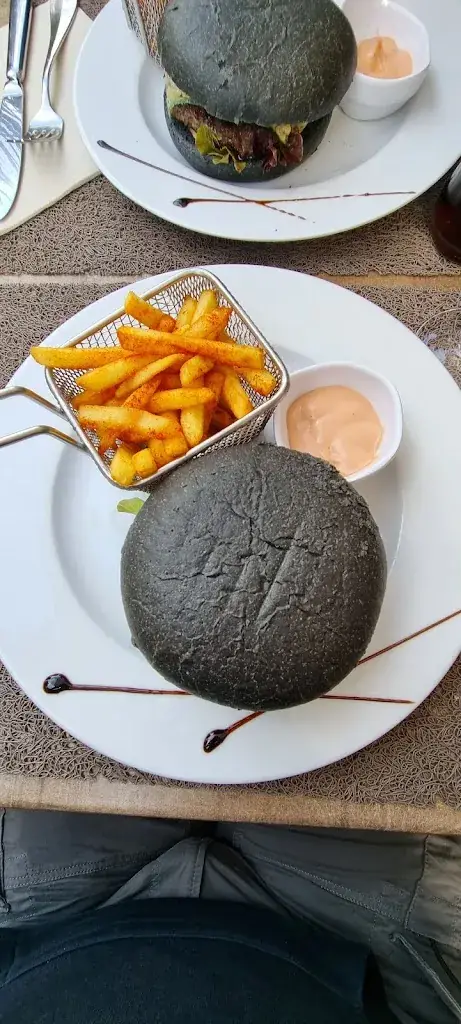 Robert Kluytmans_Hôtel Restaurant À la ville de Nancy_Eguisheim_review