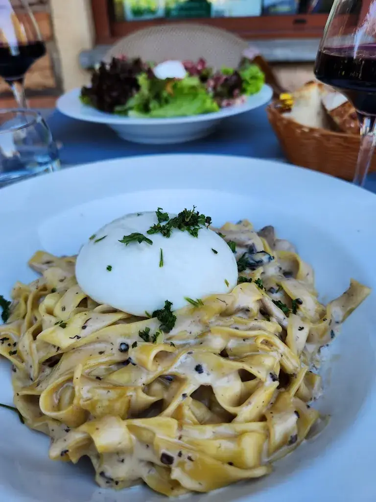 Angelika Cutler_Restaurant Café de la Gare_Charnay-lès-Mâcon_review