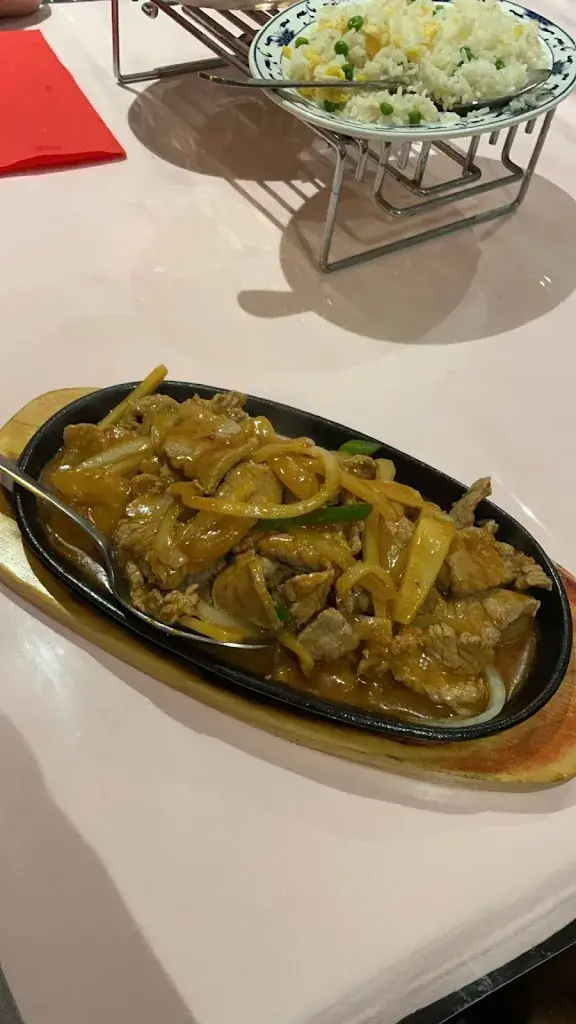 jordan montavon_Aux Cinq Etoiles Chinoises_Ferrette_recensione