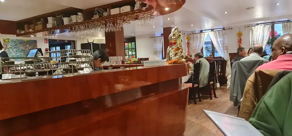 Aux Cinq Etoiles Chinoises restaurant à Ferrette