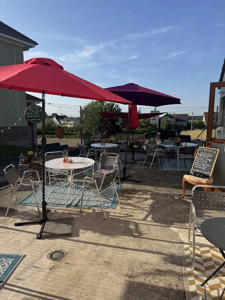 Le Piton De La Fournaise restaurant in Ferrette