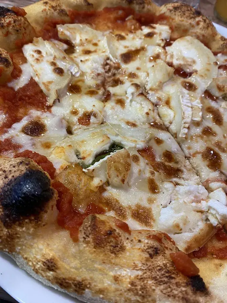 Greta Smile_Restaurant l isatis_Fleury_review