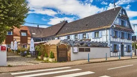 Logis Hôtel Au Cygne Restaurant in Eschau