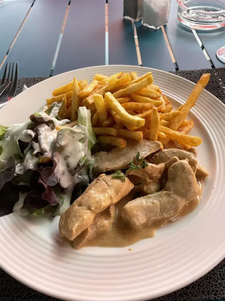 Herve Mull_Le favori_Erstein_review