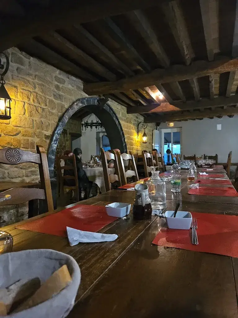 Dirk Bytebier_Bar Restaurant Chez Lea_Sedan_review