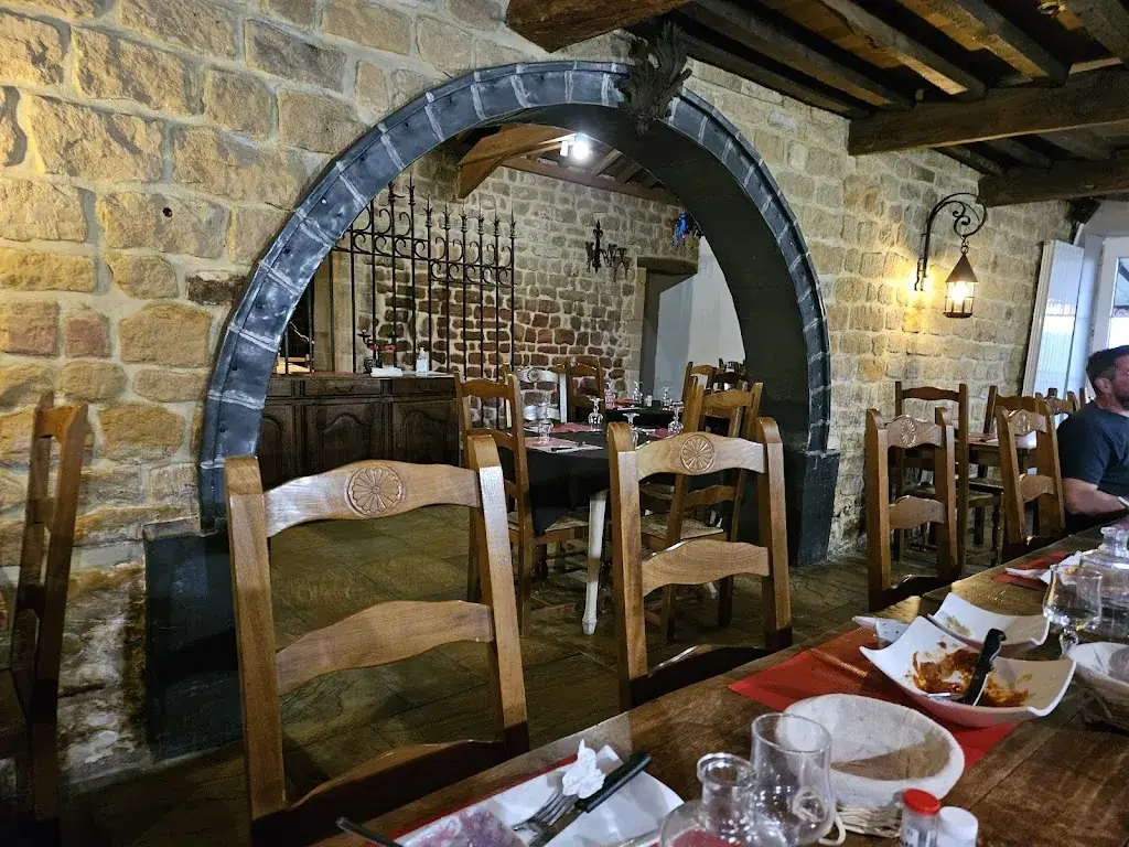 Bar Restaurant Chez Lea_Sedan_slider_image_3