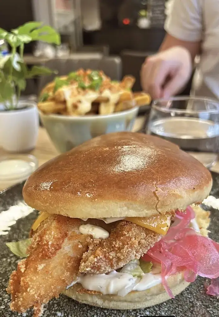 Madelaine Quesada_Double B_Folschviller_reseña