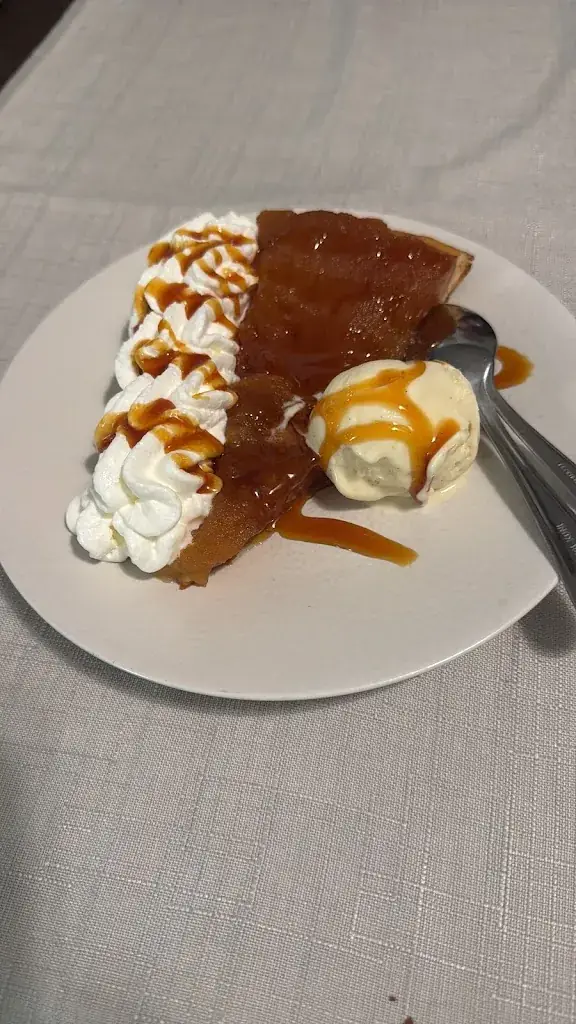 Nicholas kelly_Chez Max_Magenta_review