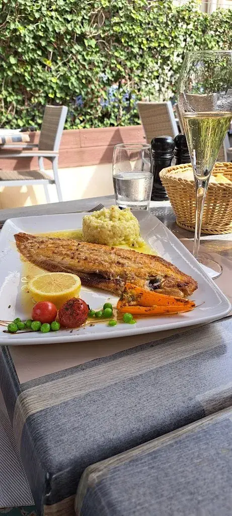 Julie Knott_Brasserie de la Banque_Épernay_review