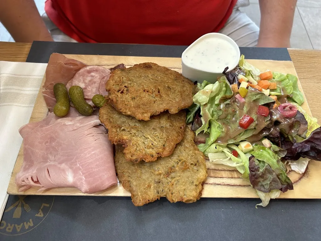 Lucie Vrzáková_LA MAROTTE PIERRY_Pierry_review