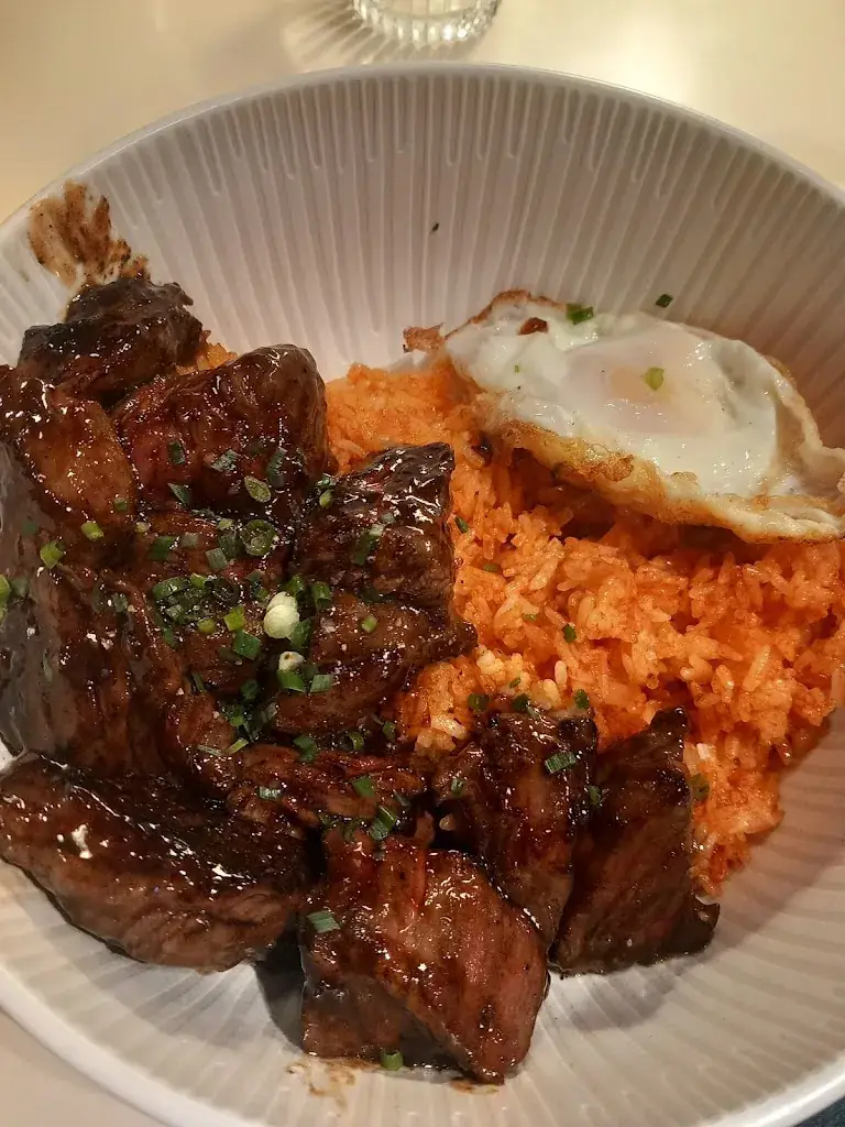 Morgan Lee_L' Eurasienne_Épernay_review