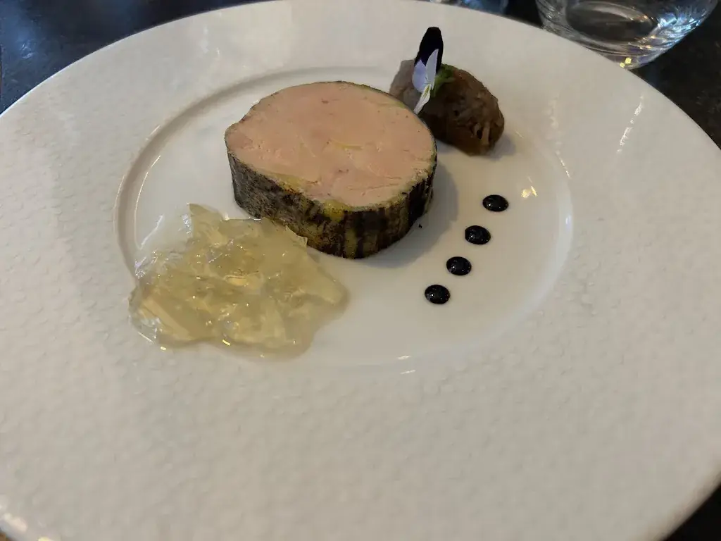 Joelle Fergg_L'Éphémère_Épernay_review