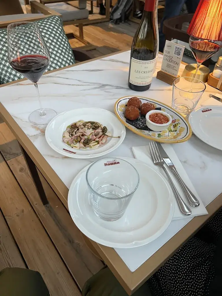 Adam Strandberg_Casa Nonna_Chamonix-Mont-Blanc_reseña