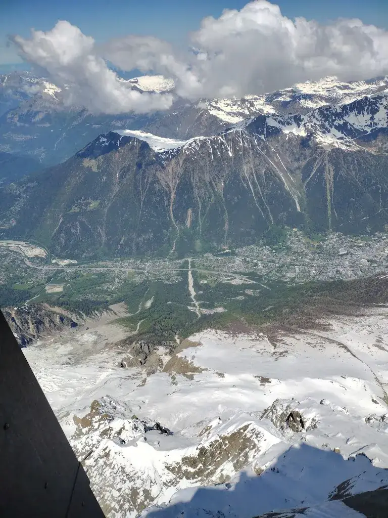 S L Clark_Le 3842_Chamonix-Mont-Blanc_review