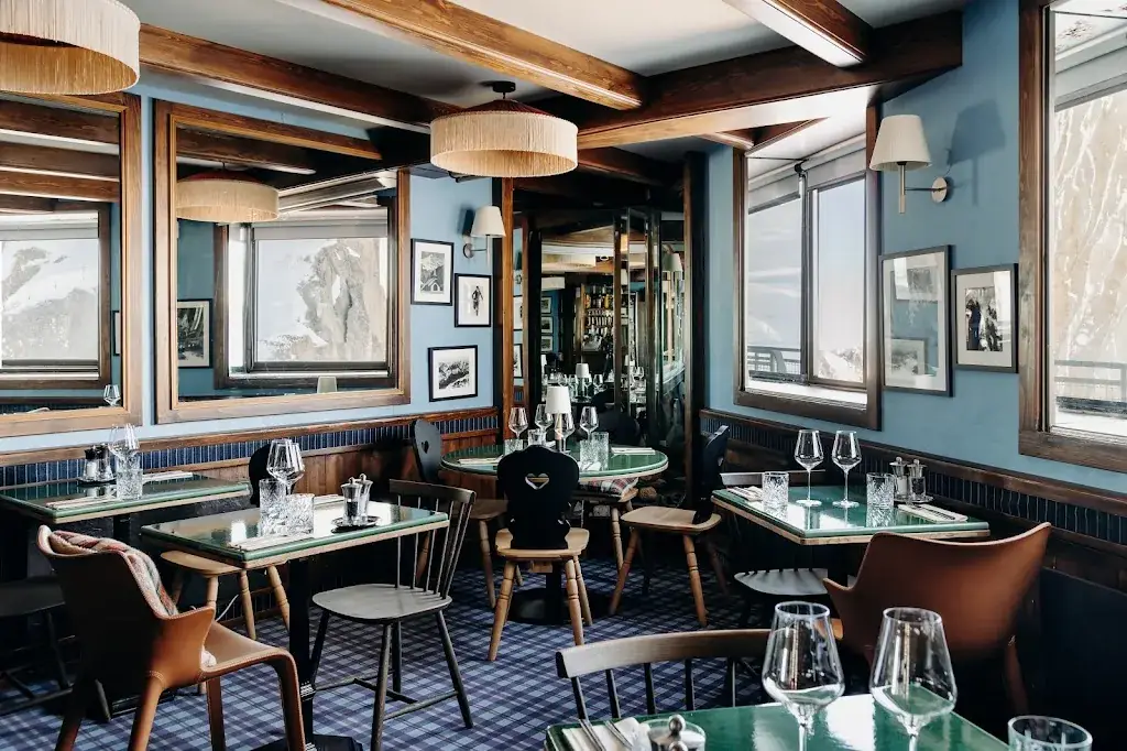 Le 3842_Chamonix-Mont-Blanc_slider_image_1