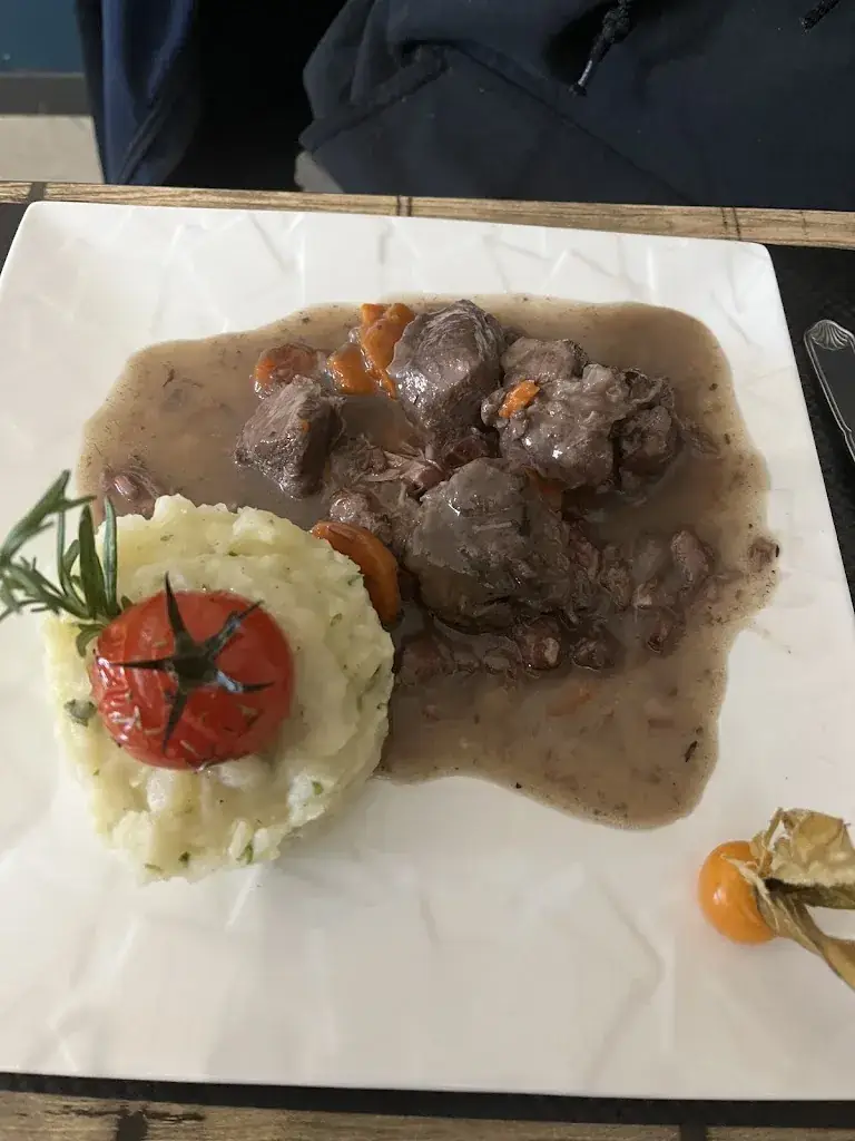 Zibouig M_L'Esplanade_Fismes_review