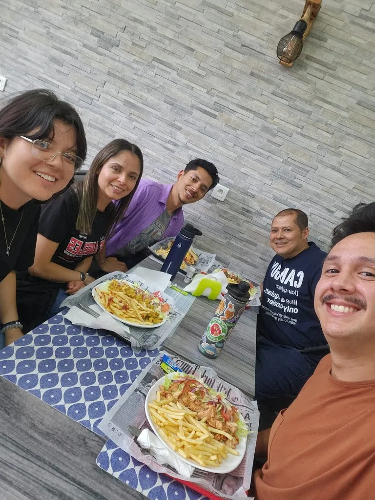 Aaron Sierra_Mister burger_Fismes_review