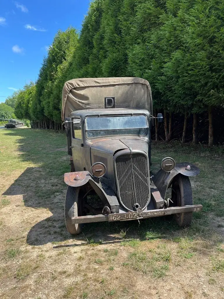 Ivan Sucur_France 40's vehicules museum_Fismes_review