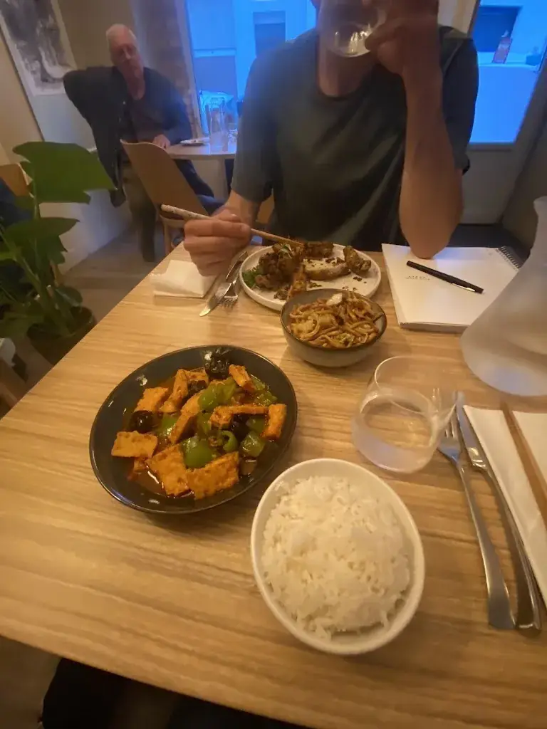 Charity Cheung_meishi daily_Reims_review