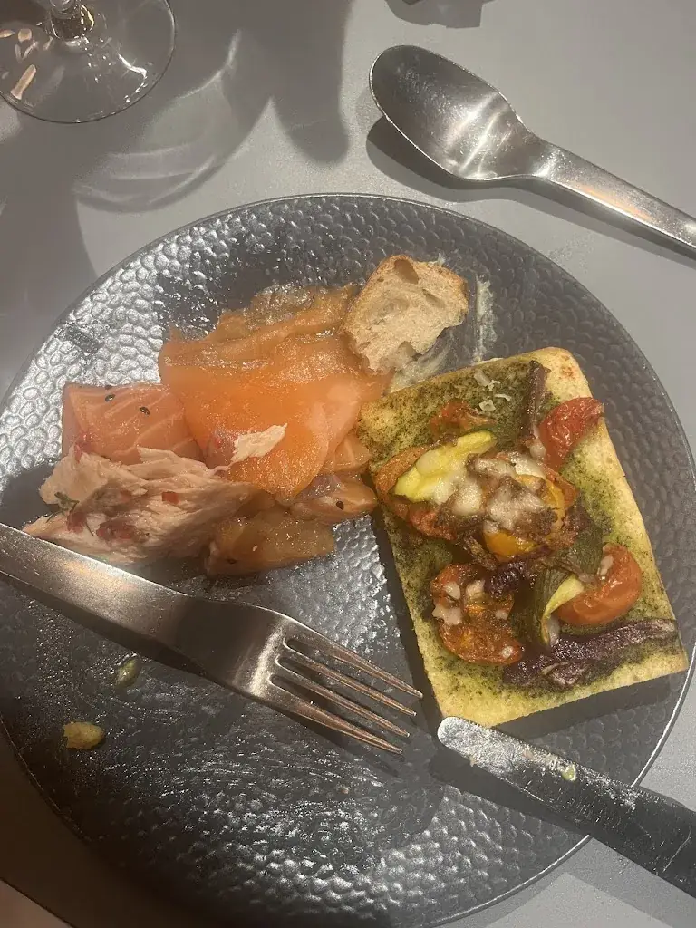 Emilia Depresle Alvarado_Le Buffet Alpina_Chamonix-Mont-Blanc_recensione