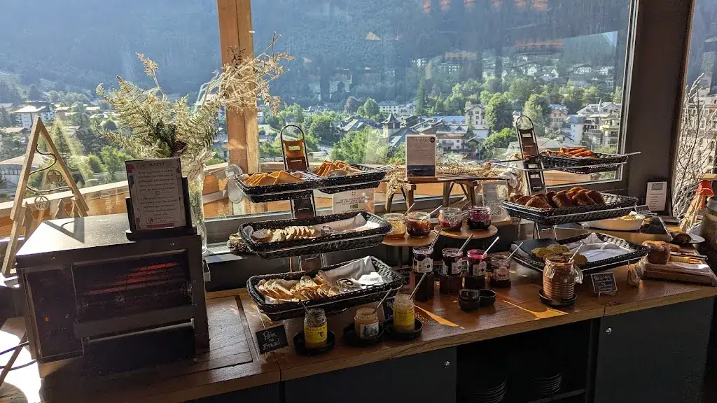 Le Buffet Alpina_Chamonix-Mont-Blanc_slider_image_2