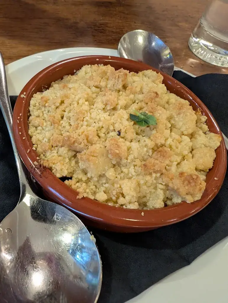 Bryan Wires_Jeanie Chamonix_Chamonix-Mont-Blanc_review