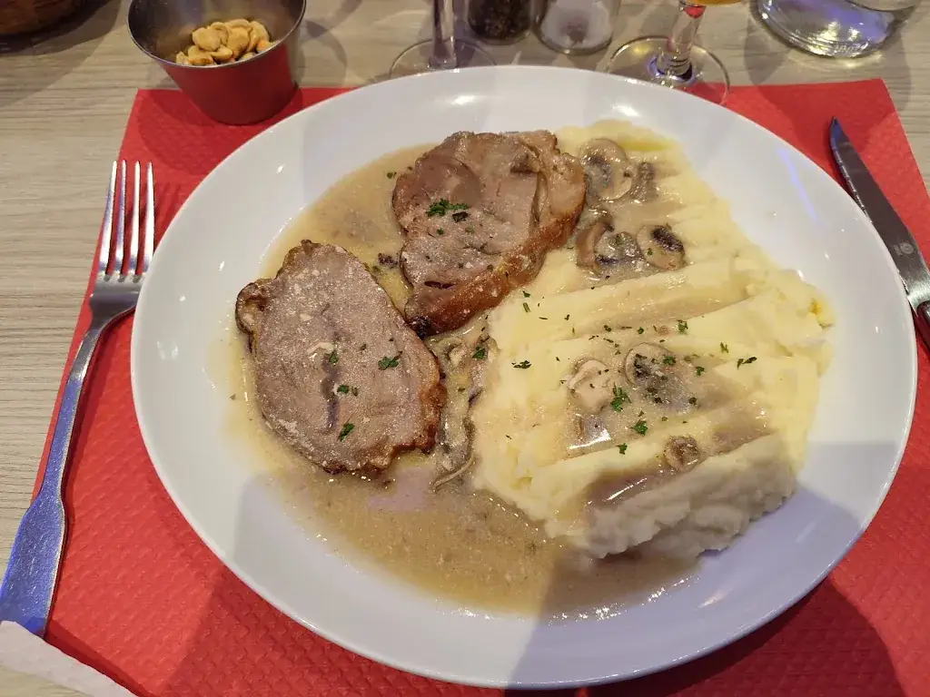 Roger Abiza_Les Amis du Médicis_Fameck_review