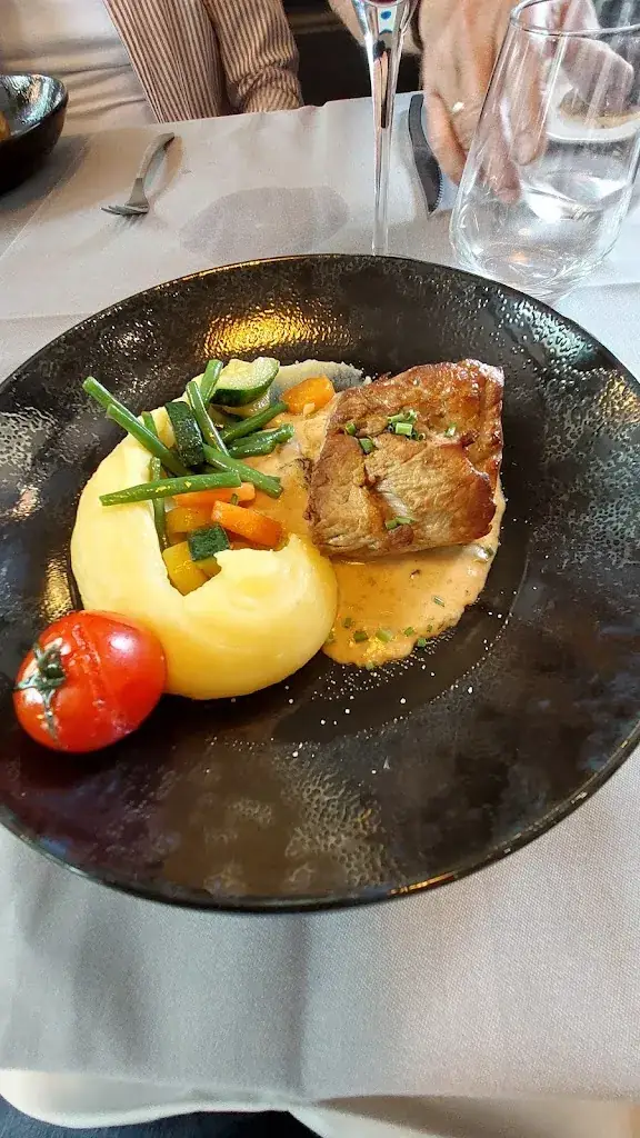 Isabelle Bissette_La Villa Castellino_Florange_review