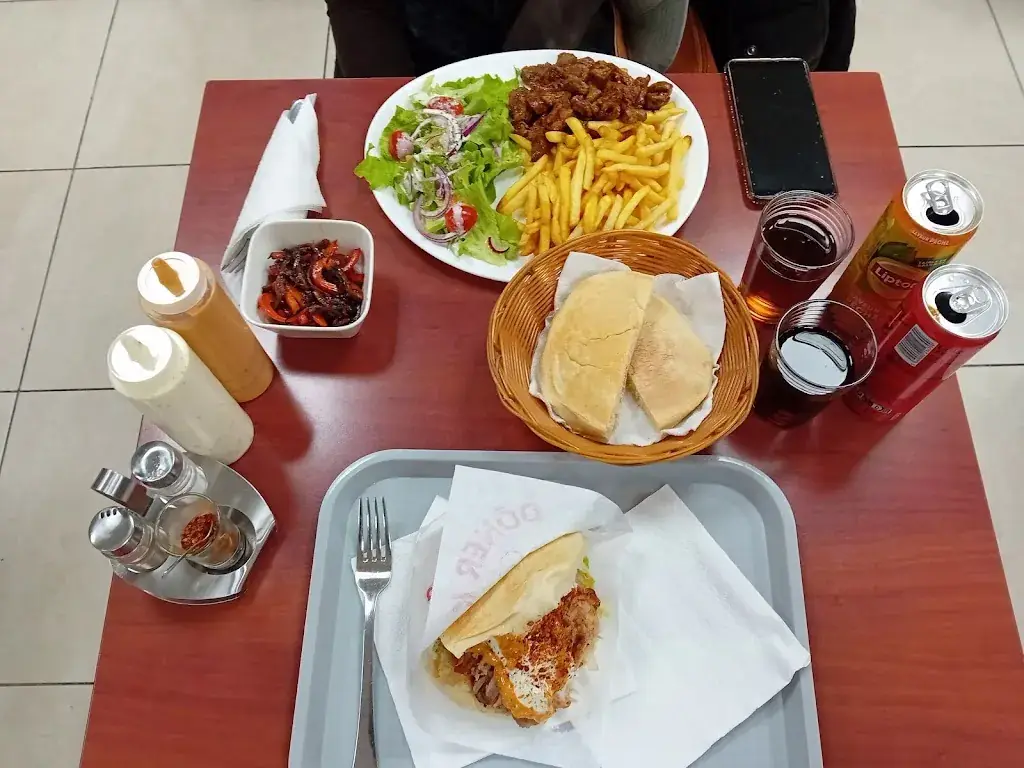 Elia Cherchi_Le gavroche_Florange_review