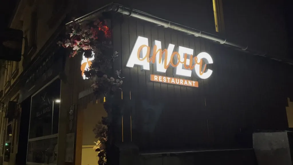 Quinn Cyrus_Avec Amour_Terville_review