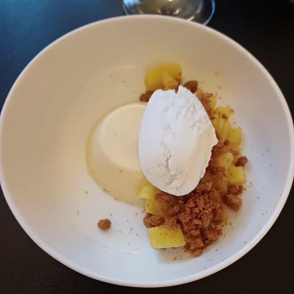 eric ambaud_Restaurant Le Château de Parivaux_Gorcy_review