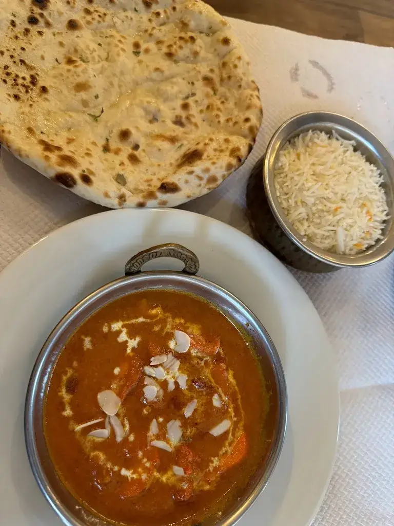 Endre Ahmer_La Cave à Naan_Vitry-le-François_reseña