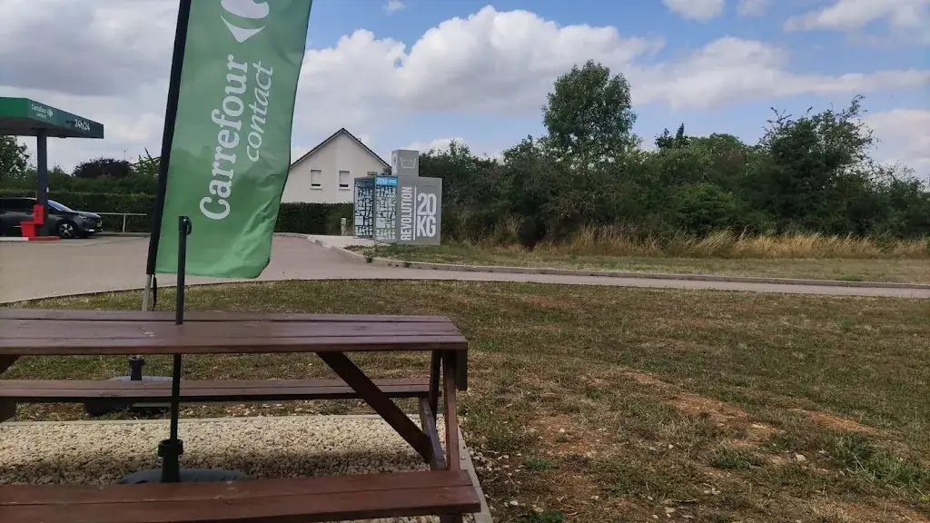 raphael bionnier_Distributeur pizza 24h/24 pizza Olivia_Gondreville_recensione