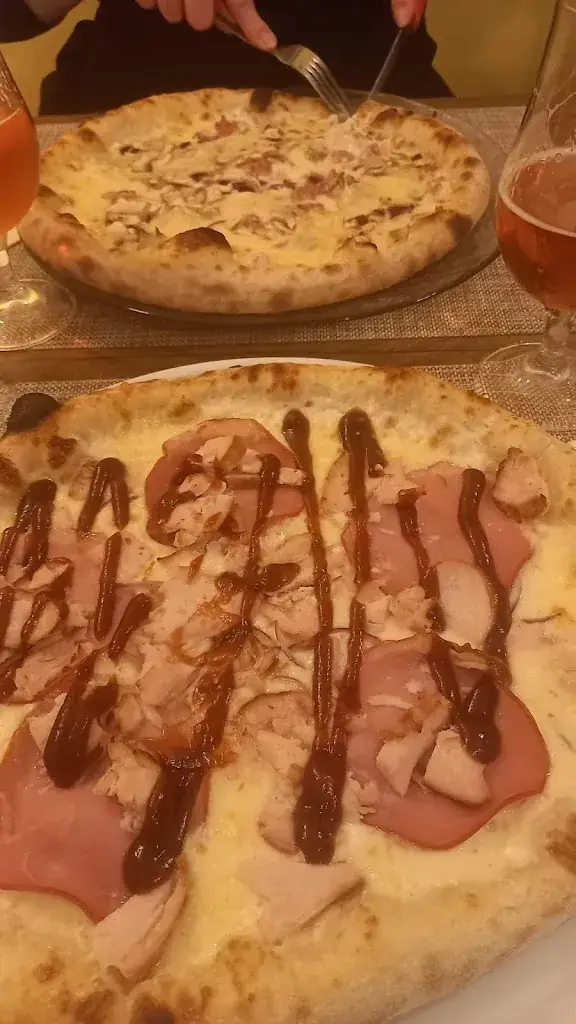 Brenner Eric_La Casa des kneckes_Hangenbieten_review