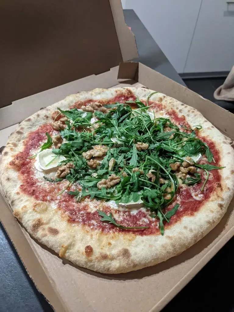 Florian Felden_La Casa des kneckes_Hangenbieten_review