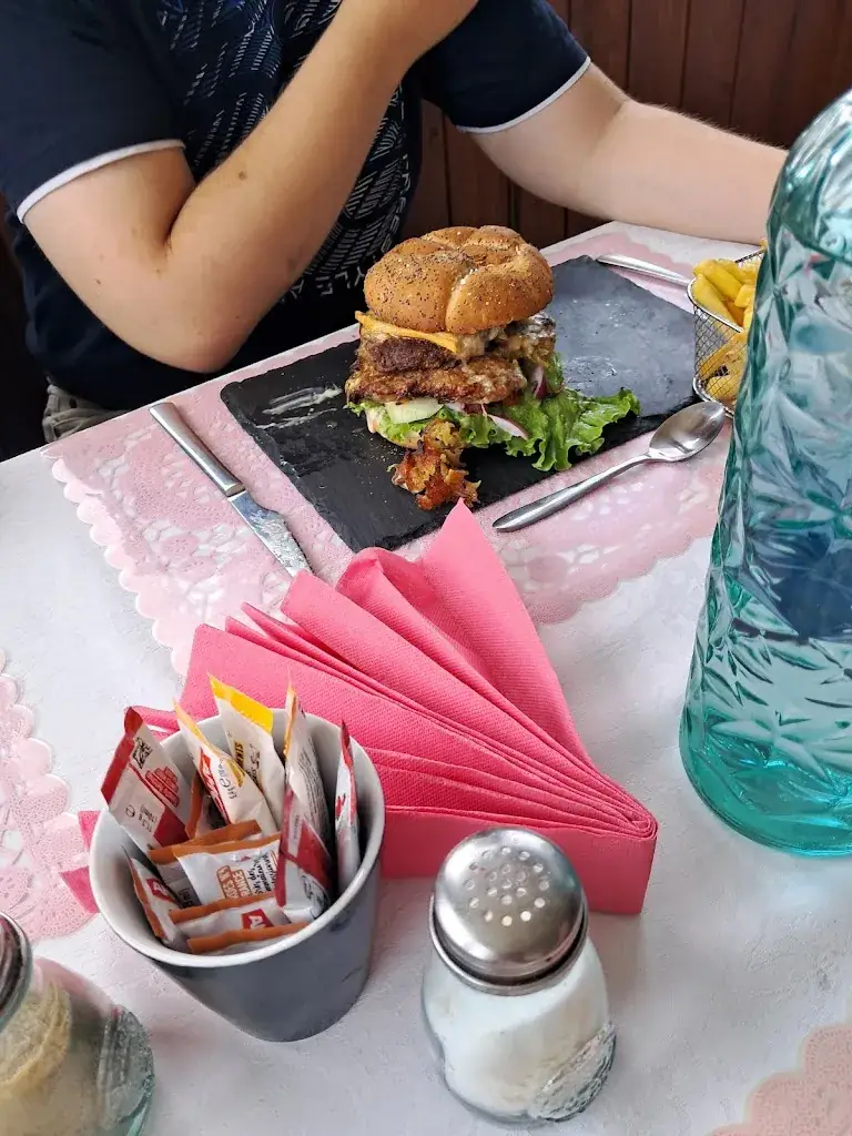 REMY BROUSMICHE_Le Chaud Costet_Tholy_review