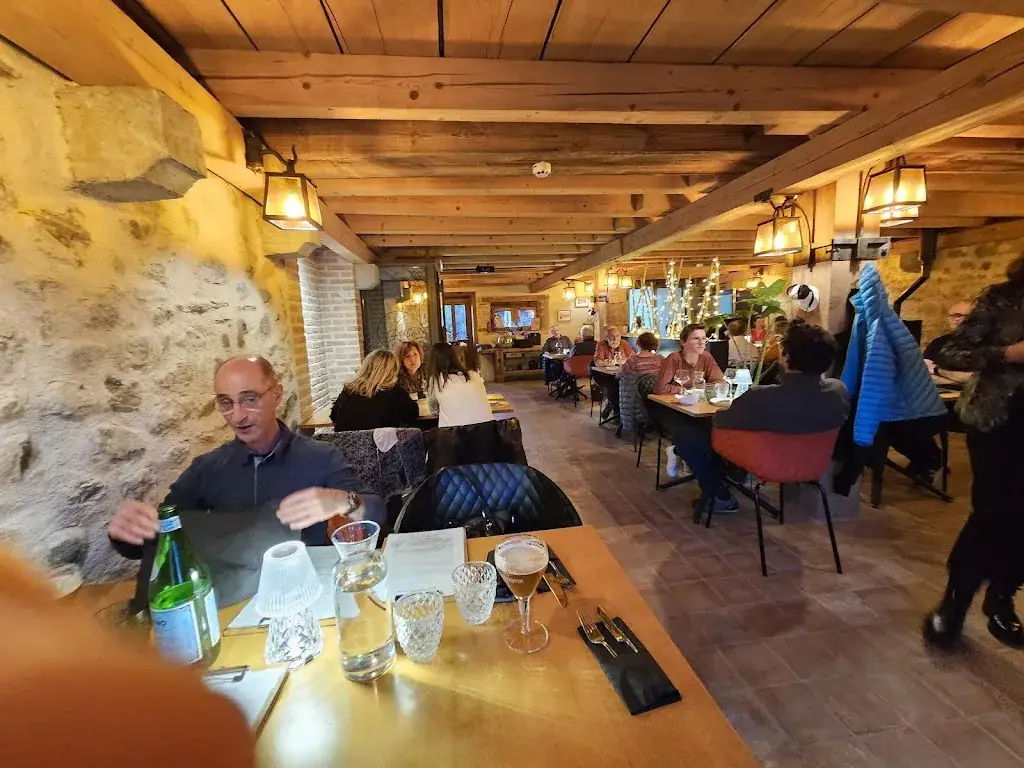 Atilio Vivérn_Auberge de Charly et ses filles_Andilly_recensione