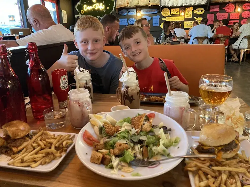 Chris Smith_CHEZ CHARLY_Chambray-lès-Tours_review