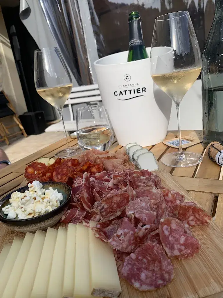 Judith Van Twist_Sixth Sens, Cave, Bar À Vins, Events_Hermonville_recensione