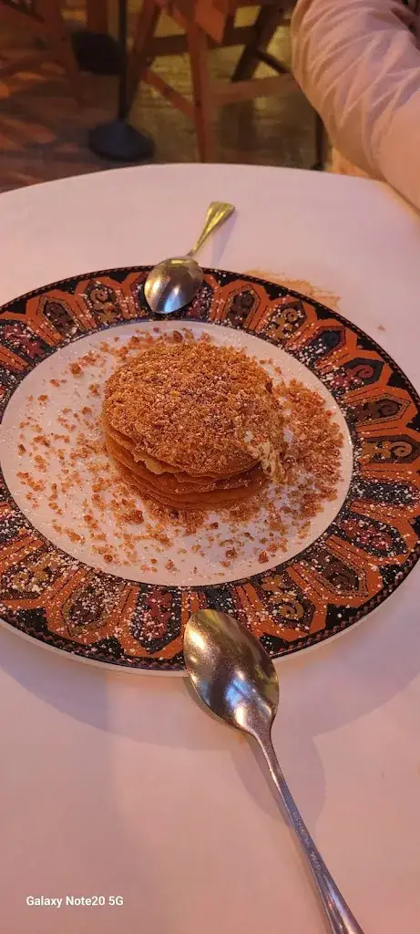 Maria Roberts_Charly Restaurant Méditerranéen_Paris_review