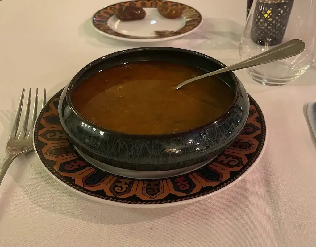 hadeel barakat_Charly Restaurant Méditerranéen_Paris_review