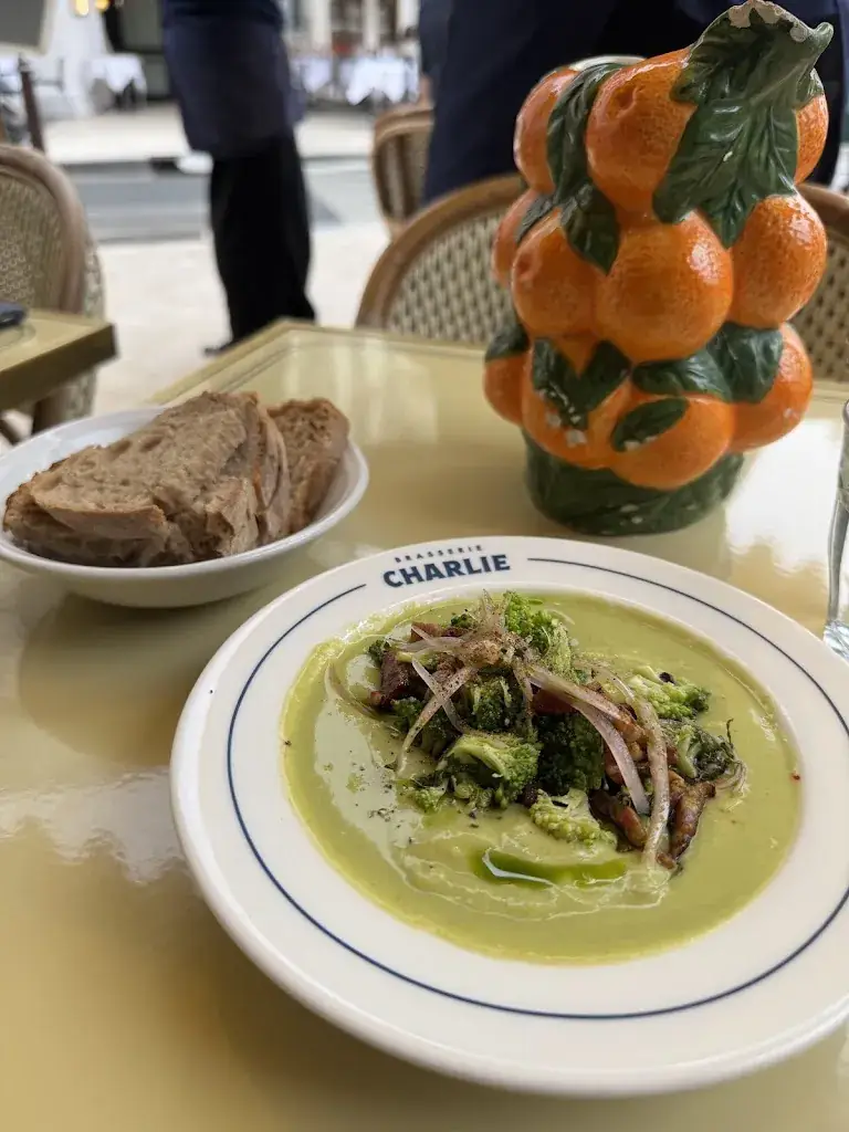 N R_Brasserie Charlie_Neuilly-sur-Seine_recensione