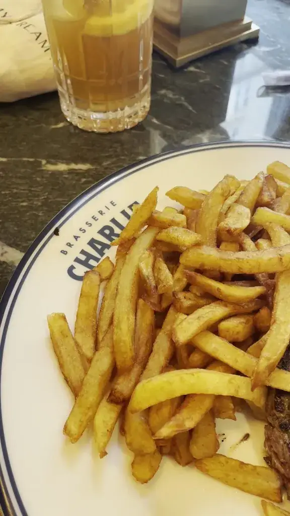 Brasserie Charlie_Neuilly-sur-Seine_slider_image_2