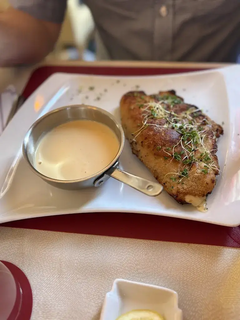 severine denis_L'aigle Royal_Bischheim_review