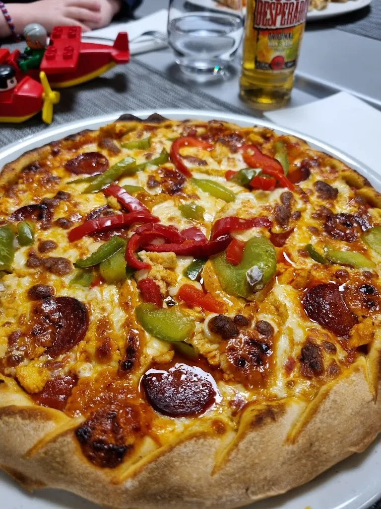 Menu_Star Pizza_Hundling_image_2