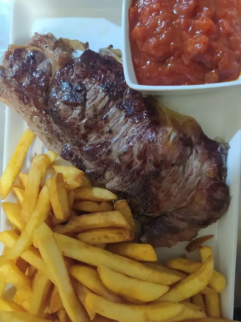 Aux deux lions houssen_Houssen_slider_image_2