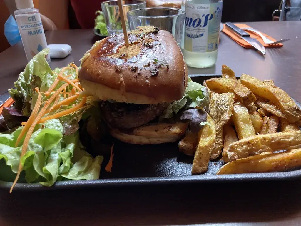 Ike Ichael_LE COMPTOIR DES LOGES_Haguenau_review