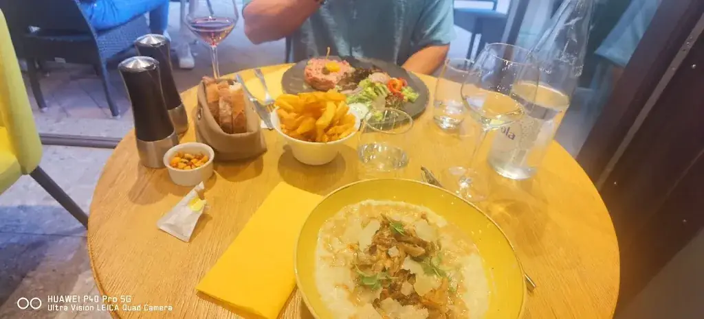 Mégane SARI_Le Clem's_Haguenau_review